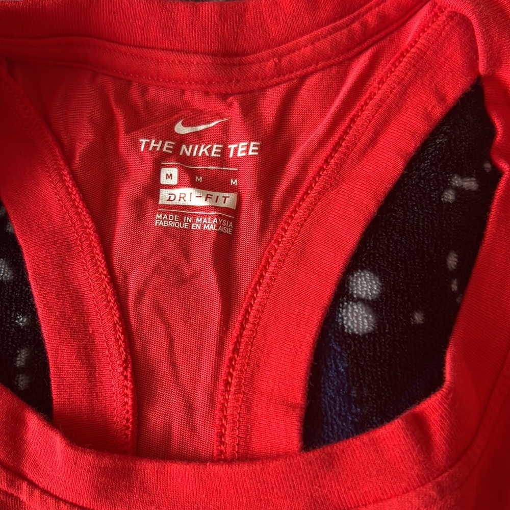 Nike tee NWOT red dri-fit - Picture 2 of 2
